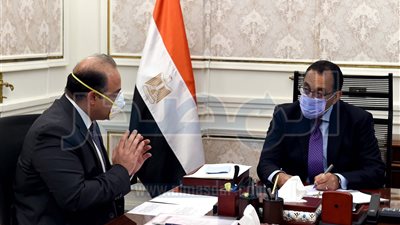 رئيس الوزراء يستعرض تطورات سوق الأوراق المالية في ظل «كورونا»