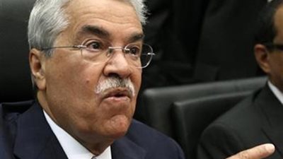 أسعار النفط تهبط بعد إعلان السعودية انها لن تخفض الانتاج بمفردها