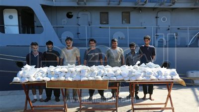 القوات البحرية تحبط إدخال 171 كيلو هيروين داخل مركب إيراني إلى مصر
