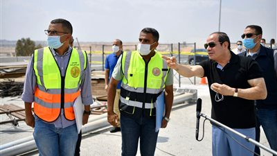 السيسي يتفقد أعمال ربط محور شينزو آبي بمنطقة التجمع الخامس