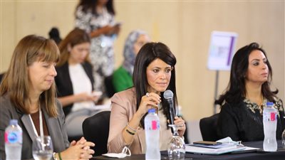 «التعاون الدولي» و«الأوروبي لإعادة الإعمار» يطلقان تقرير المرأة في سوق العمل