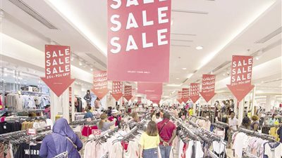 بتخفيضات تصل إلى 40%.. هل ينجح الأوكازيون الصيفى فى كسر ركود الأسواق؟