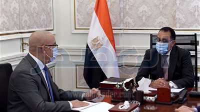 رئيس الوزراء يبحث المخطط المقترح لمشروع «باب مصر»
