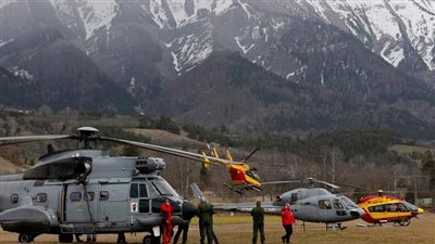 بالفيديو.. تواصل عمليات البحث في موقع تحطم طائرة الركاب الالمانية