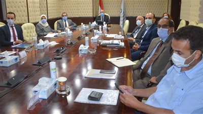 وزير الإسكان يستعرض المخطط العام وتوزيع الأنشطة بمدينة سفنكس الجديدة