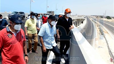 رئيس الوزراء يشهد تشغيل الطريق الساحلي الجديد بطول 50 كيلومتراً