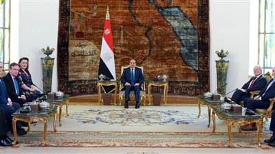 الرئيس السيسي يستقبل وفداً من لجنة الشئون الخارجية بمجلس العموم البريطاني