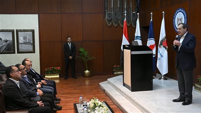 رئيس الوزراء يتفقد مشروع توسعات مصفاة «ميدور» لتكرير البترول بالإسكندرية 