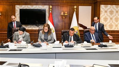 توقيع عقد المرحلة الخامسة للبنية التحتية لمنظومة المخلفات البلدية بتكلفة 565 مليون جنيه