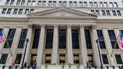 الفيدرالي الأمريكي يبقي على معدلات الفائدة دون تغيير للمرة الثالثة على التوالي