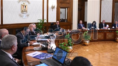 رئيس الوزراء يتابع جهود فض التشابكات المالية بين وزارتي الكهرباء والإسكان 