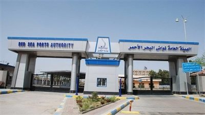 تداول 7 آلاف طن بضائع عامة ومتنوعة و628 شاحنة بمواني البحر الأحمر