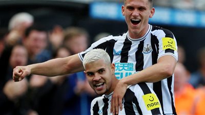 نيوكاسل يونايتد يكتسح توتنهام في الدوري الإنجليزي