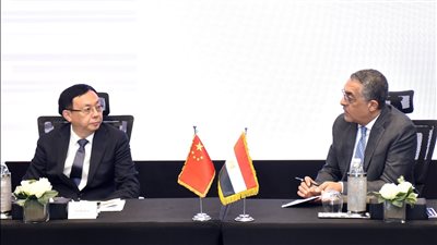 تحالف صيني يبحث إنشاء مدينة نسيجية في مصر باستثمارات 300 مليون دولار