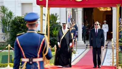 مراسم استقبال رسمية لأمير الكويت في قصر الاتحادية