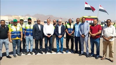 «مدبولي» يزور «واحة تجلي» ويتفقد اصطفاف أسطول المعدات والسيارات بشركة النظافة