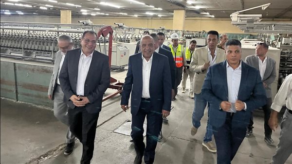 وزير قطاع الأعمال يتابع معدلات إنتاج مصانع «مصر شبين الكوم للغزل والنسيج»