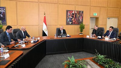 وزير الإسكان: إنشاء منصة إلكترونية للاستثمار السياحي في مصر