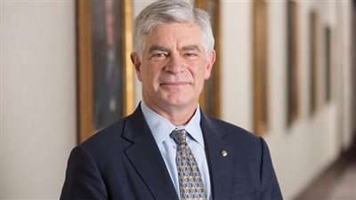 رئيس الفيدرالي في فلادلفيا: خفض الفائدة قد يكون مرة واحدة هذا العام