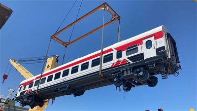 وزير النقل يعلن وصول 16 عربة قطار مكيفة من المجر