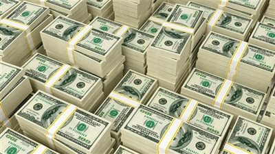 ضبط قضايا إتجار بالنقد الأجنبي بقيمة 14 مليون جنيه خلال 24 ساعة  