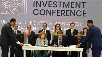 توقيع اتفاق لإنتاج الهيدروجين الأخضر بقدرة 100 ميجاوات بالسخنة