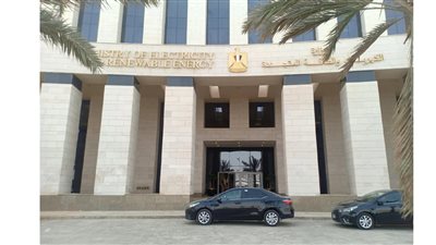 تنفيذ وإقامة وشد الموصلات بـ24 برج بالخط الكهربائى بمحافظة الشرقية