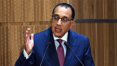 الحكومة تكشف حقيقة عودة العمل «أون لاين» يوم الأحد من كل أسبوع 