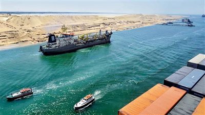 الحكومة تنفي مزاعم بيع قناة السويس مقابل تريليون دولار