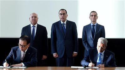 «العربي» توقع مع «شارب» عقد إنشاء مصنع ثلاجات باستثمارات 50 مليون دولار