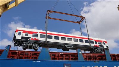 وزير النقل يعلن وصول 16 عربة سكة حديد درجة ثالثة مكيفة من المجر