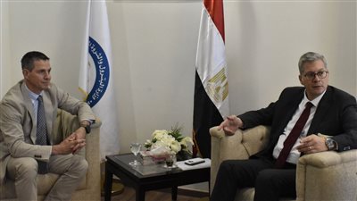 وزير البترول يبحث خطط كابريكورن لزيادة إنتاجها من الغاز بالصحراء الغربية