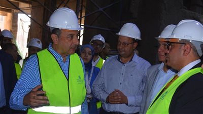 وزير قطاع الأعمال يوجه بسرعة إنجاز مشروع تطوير فندق «شبرد» التاريخي