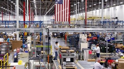 تباطؤ مؤشر أسعار المنتجين الأمريكي إلى 2.2% في يوليو