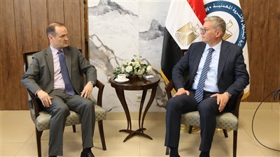وزير البترول يناقش خطط شركة أباتشي لزيادة إنتاجها من الغاز في مصر