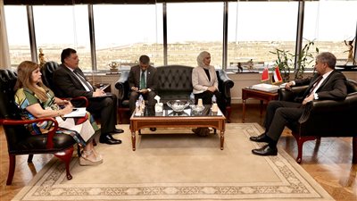 مصر والبحرين تبحثان تعزيز سبل التعاون المشترك بمجال السياحة والآثار