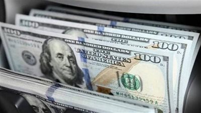 الدولار يتراجع 4 قروش أمام الجنيه خلال تعاملات اليوم