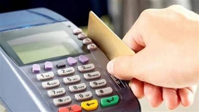 الحكومة تنفي حذف من يمتلك إنترنت أرضي أو هواتف من بطاقة التموين