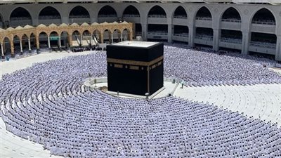 وزير السياحة يعتمد الضوابط المنظمة لرحلات العمرة في الموسم الجديد