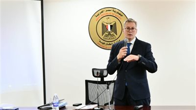 مصر تدعو سفرائها لتشجيع الشركات العالمية على الاستثمار بقطاع البترول والغاز