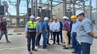 وزير الكهرباء يوجه بترشيد استخدام الوقود وزيادة الاعتماد على الطاقات المتجددة 