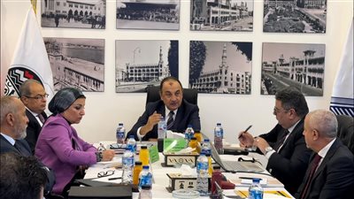 وزير قطاع الأعمال يوجه بتطوير السياسات البيعية والتسويقية بشركات «القابضة للتشييد»