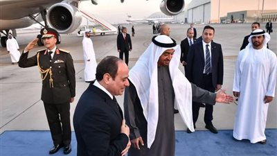 الرئيس السيسي يستقبل نظيره الإماراتي بمطار القاهرة الدولي 