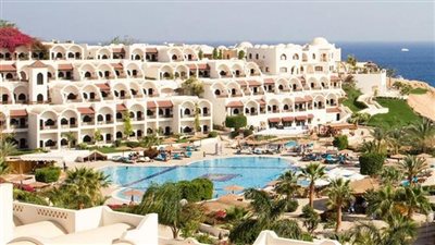 نقابة العاملين بالسياحة والفنادق توقع اتفاقية مع فندق موفنبيك ريزورت شرم الشيخ