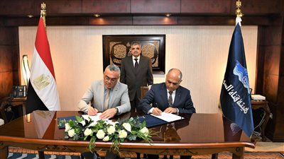 قناة السويس تطلق خدمة تبديل الأطقم البحرية مطلع نوفمبر المقبل