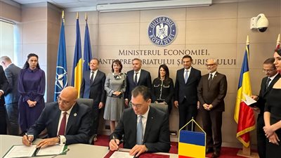 جهاز تنمية المشروعات يوقع مذكرة تفاهم مع وزارة الاقتصاد وريادة الأعمال برومانيا