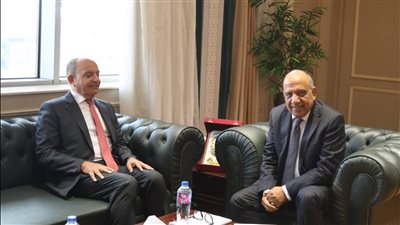 مصر والأردن تبحثان دعم الشراكة والتعاون بمجالات الربط الكهربائي والطاقات المتجددة