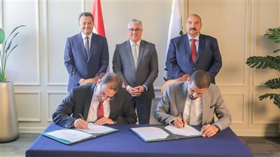 توقيع عقد مشروع PYRAMIDS ALU لإنتاج أنظمة تركيب ألواح الطاقة الشمسية بالسخنة