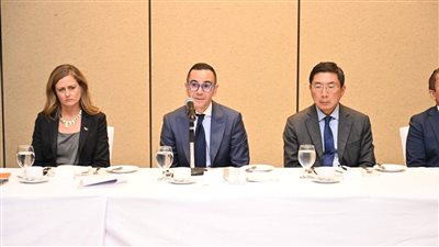 «الخطيب» يستعرض الفرص الاستثمارية في مصر أمام 20 سفيراً من دول آسيا