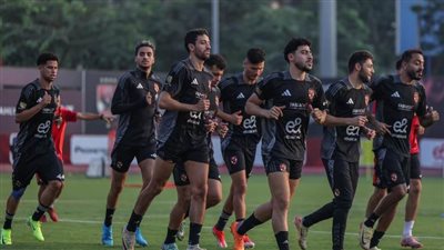 بعثة النادي الأهلي تغادر إلى الإمارات استعدادا للسوبر المصري